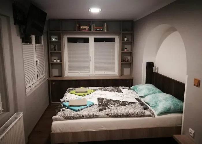 Vihar Apartmaji